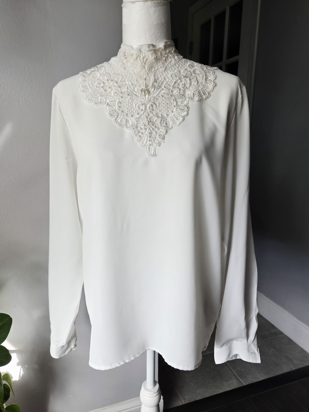 Vintage Karen Scott White Lace Pearl Mock Neck Blouse Victorian 80s Size 8